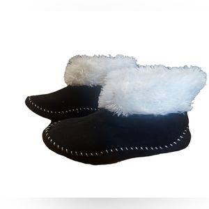 Easy Spirit Moccasins Slippers Xlarge 9.5-10.5 Black Woman Fuzzy Fauz Fu…